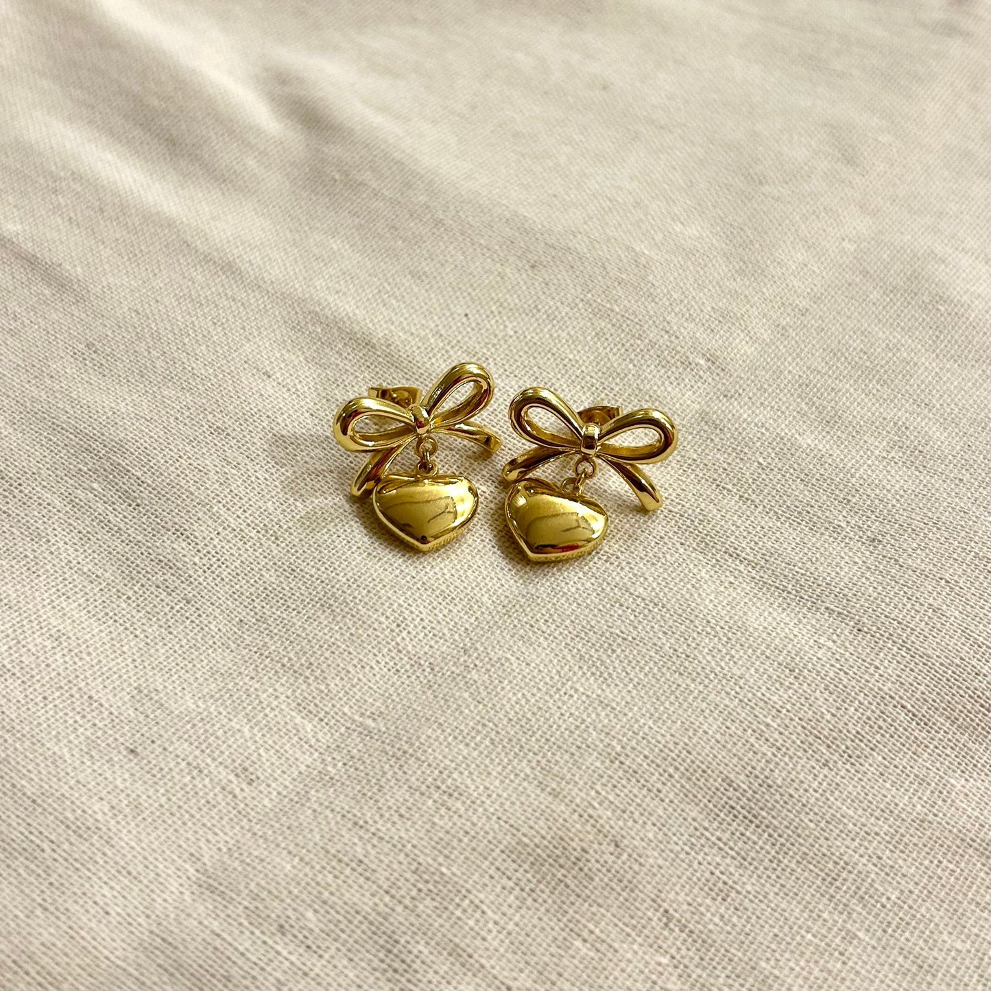 Pookie Bow Heart Drop Earrings