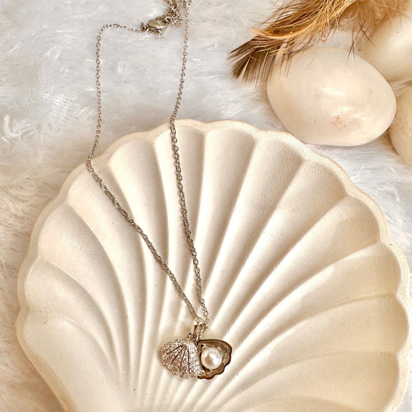 Pearl Lock Necklace