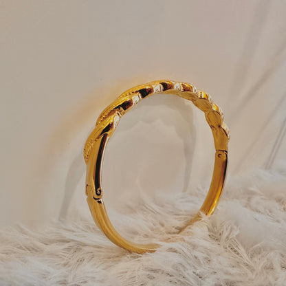 Half Knot Bracelet
