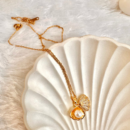 Pearl Lock Necklace