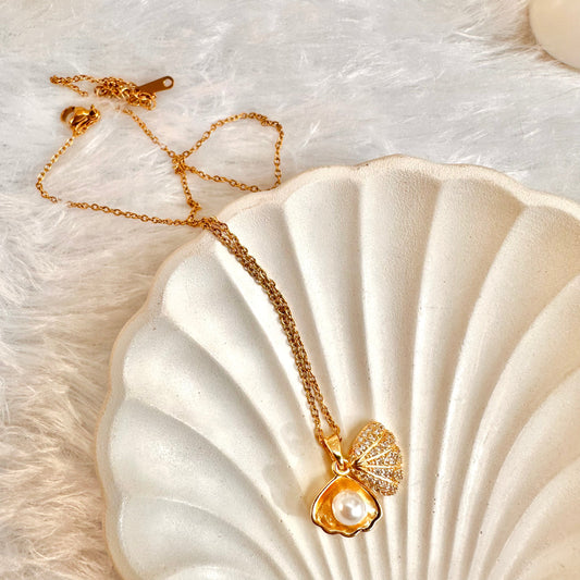 Pearl Lock Necklace